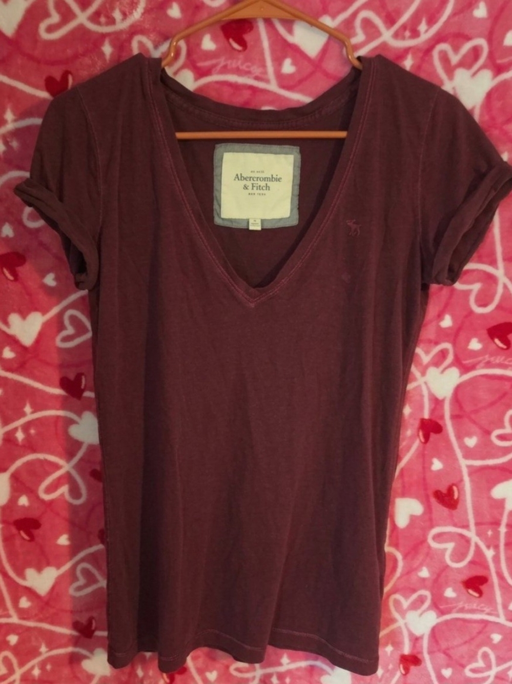 Y2K Vintage Abercrombie & Fitch Maroon Short Sleeve V-Neck T-Shirt - Medium